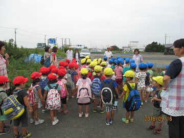 幼児クラスみんなで芋ほり体験