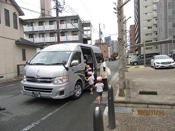 秋の散歩・・・もも組編